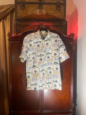 Vintage Bluewater Wear XL World Record Angling Club Fish Print Hawaiian Shirt
